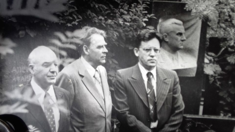An image 11